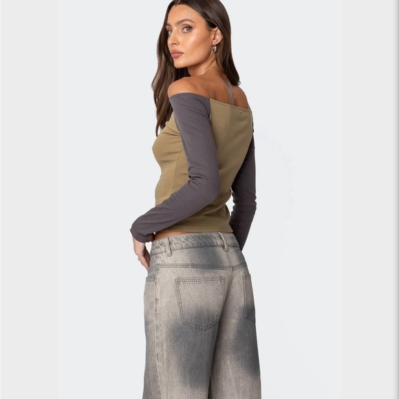 Off Shoulder Contrast Long Sleeve - Picture 3 of 3